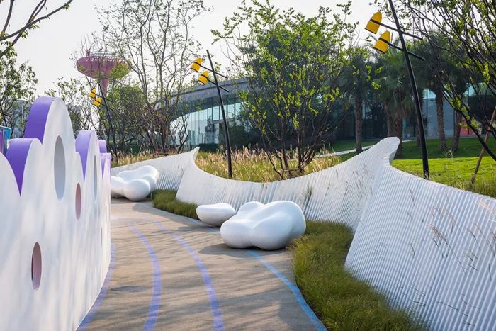 景观整体风貌适合与自然生态和科技互动,趣味探险接轨,略带场地特色